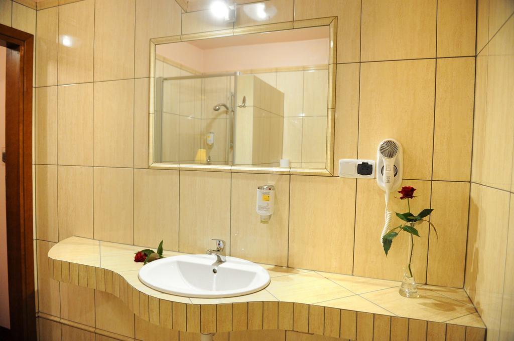 Hotel Czardasz Koziegłowy Oda fotoğraf