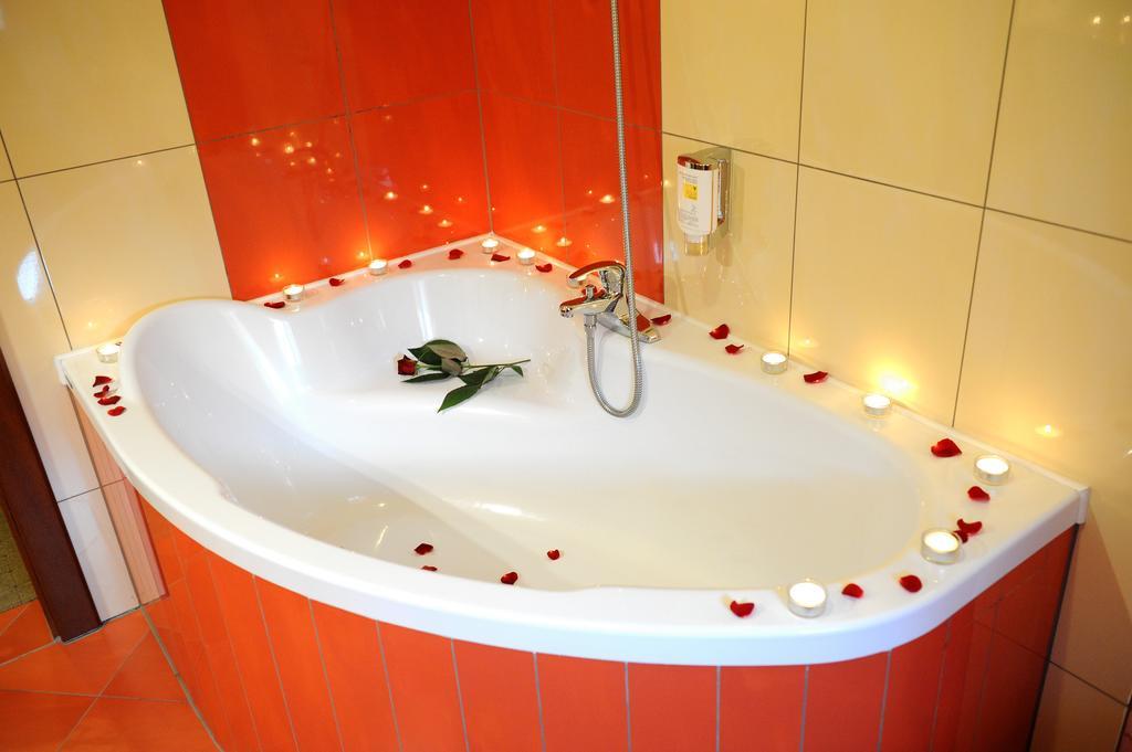 Hotel Czardasz Koziegłowy Oda fotoğraf