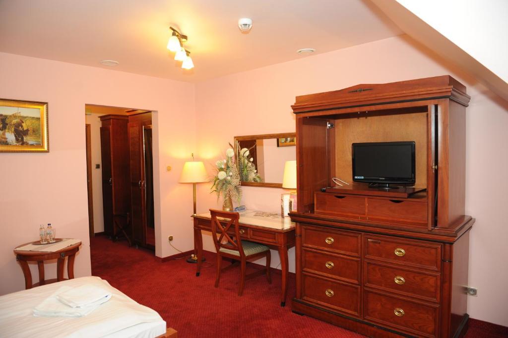 Hotel Czardasz Koziegłowy Dış mekan fotoğraf